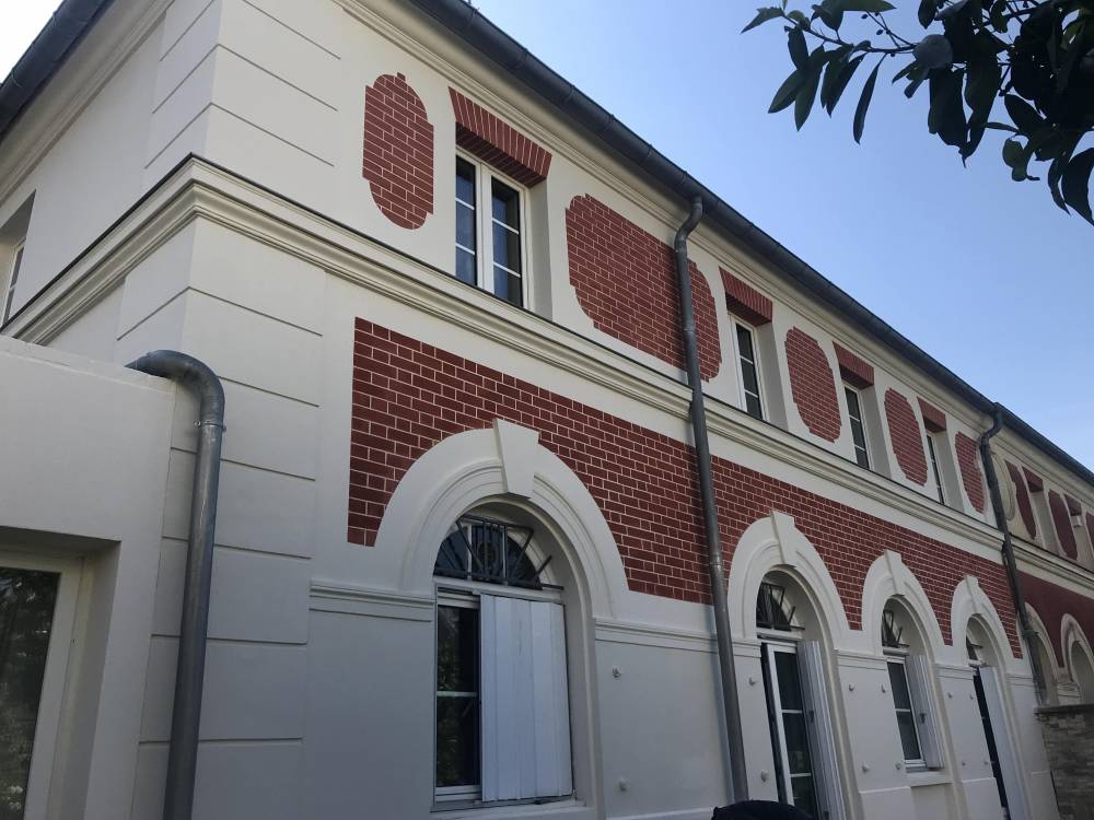 M.P.C. et Parement mince à la Chaux